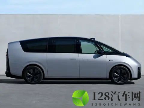 理想汽车主动召回11411辆MEGA 更换电池消除安全隐患-1