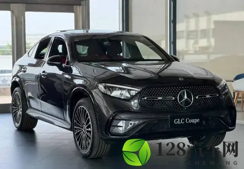 奔驰GLC腰斩定价,老车主炸锅,豪华车底裤被扒了-2