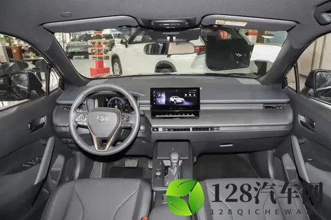 打工人通勤 vs 家庭出游，锋兰达 2026 款这两款车型该怎么选？-3