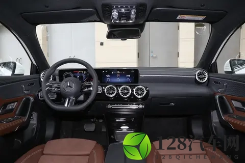 2025 款奔驰 A 级选购指南：25 万级豪华入门，A 180 L 与 A 200 L 怎么选？-2