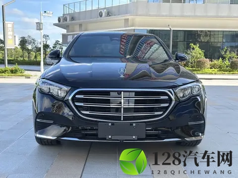 准新二手奔驰E级:2024款,1万公里,轻混动力依旧丝滑!-3