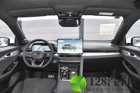 中国品牌燃油车也有竞争力！试驾吉利星瑞全新东方曜，值得一看-3