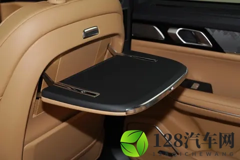 上市即热销!这款燃油车凭什么?看完配置清单,我懂了-3