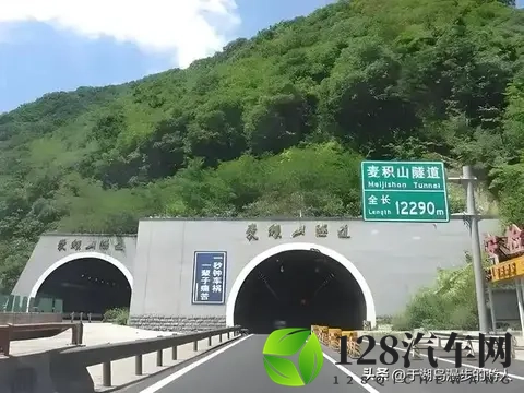 高速隧道遇“龟速车”？超不了别硬刚！交警亲授6招，新手安心过-2