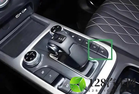 什么是差速锁，有什么用途？2025越野实测+购车避坑新手一看就懂-1