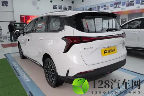 新车｜售1549万元起_15T插混中型MPV，东风风行游艇PHEV上市-3