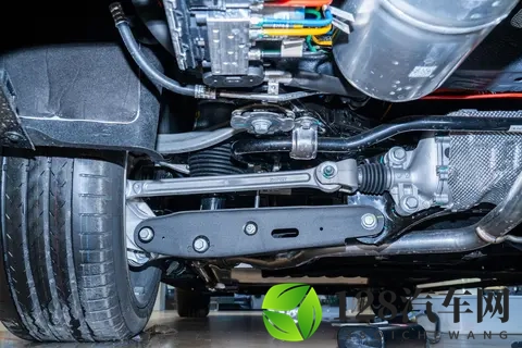 智己LS9正式上市，旗舰SUV标配空气悬架与后轮转向-3