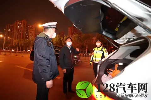 有人说：晚上交警查酒驾，为什么白天很少看到？这里头有啥说法？-2