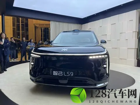 行业首创智控地暖,智己LS9售价3228万起,理想问界对手来了!-3