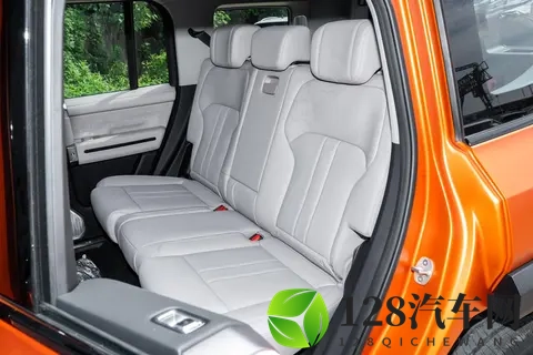 方盒子造型，20T插混，续航超千公里，纵横G700适合家用-2