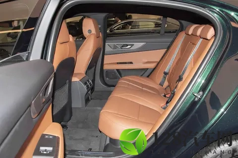 英伦运动的务实之选：捷豹 XEL 耀黑版闭眼冲？-3