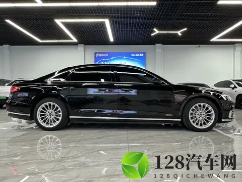 398万！入手2019款奥迪A8L，体验行政座驾的舒适与豪华-3