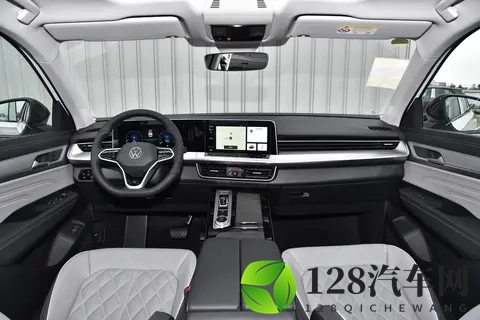 揽巡巡游众享款vs巡礼众享款:2万差价选哪款更值?-1