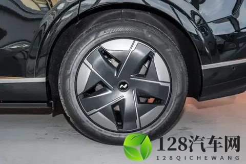 家庭用车别乱选!这款30万级大型纯电SUV,全家人都满意-1