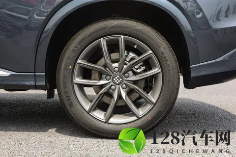 预算12万买插混SUV，第三代蓝电E5 PLUS如何满足多场景需求？-2