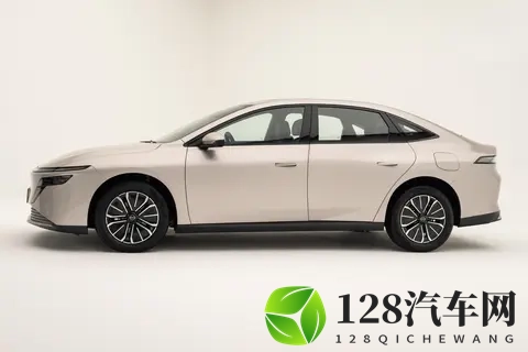 东风日产 N6 预售开启！180km 纯电 + 大沙发 合资插混家轿新选择-2