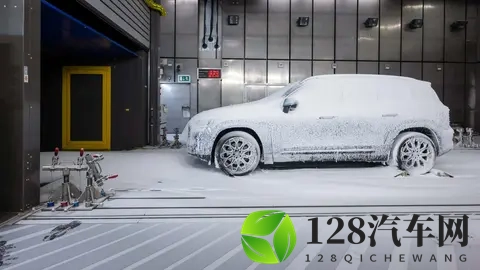 新款奔驰GLB内饰提前亮相，造车新势力的味道太重了-1