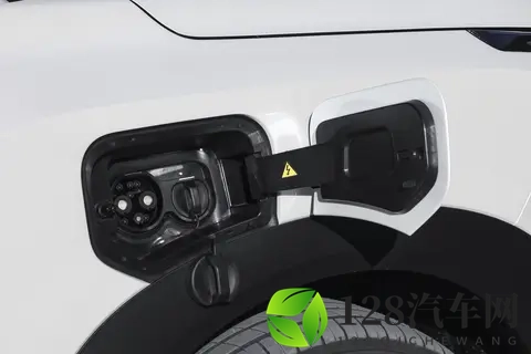 15万以内增程SUV，动力、油耗、舒适都有，关键是越开越省-1