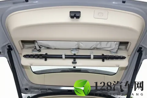 12万级插混SUV，蓝电E5 PLUS全时四驱满足驾驶乐趣-2