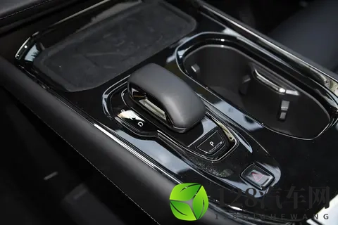 充电10分钟，续航500公里，空间堪比头等舱，极氪009如何打破认知-2