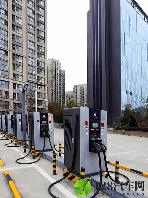 济南明确新能源汽车收费规范：充电服务费与电费外不得加收停车费-2