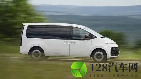 还是三联屏有面儿，这车轴距超31m，定价多少才合理-1