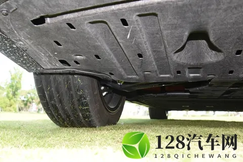 广州车展仰望U9X、U8L鼎世版、U7齐亮相，全面发展-1