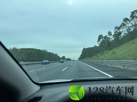高速最安全的车速是多少？不是120！这个速度区间安全还省油-1