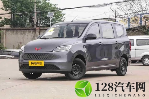 五菱宏光又推燃油车，市场都说它落后，可老百姓却抢着买-1