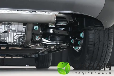 20 万买 SUV 值吗？装下婴儿车还宽敞，实力超预期！-2