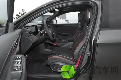 2026款领克03+:全能型性能车,适合年轻人的驾驶机器-3