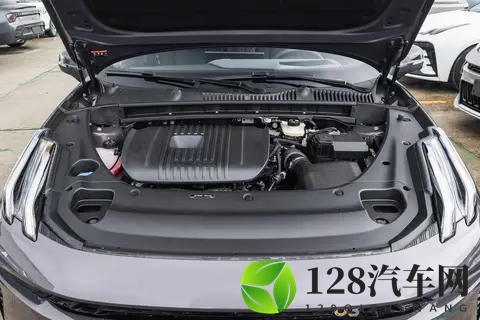 领克03 2026款 20TD AT Ultra:紧凑型燃油轿车的全能表现-3