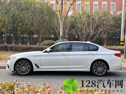 178万，圆你蓝天白云梦——二手宝马530Li-3