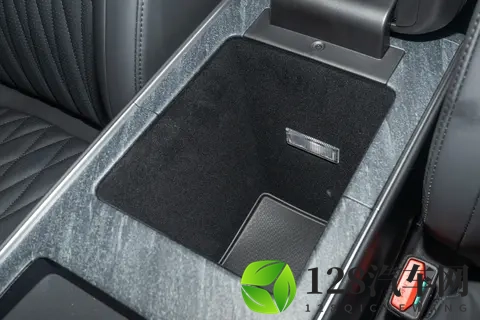 C级大五座SUV，空间宽敞、续航长，性价比也算可以了-星纪元ET-2