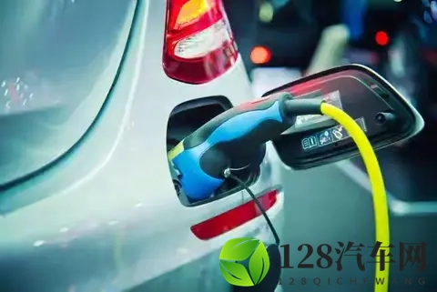 养一辆20万的纯电动车与20万的汽油车,10年的花费会相差多大?-3