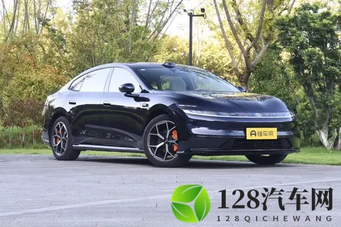 蔚来ET9地平线特别版日照金山官图发布 将于广州车展亮相-1