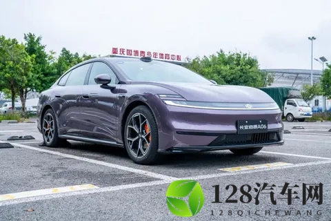 长安启源A06拿出诚意，配6C闪充+高规格悬架，小鹏M03接得住吗？-2