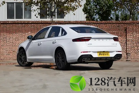 吉利星瑞再升级,20T+8AT,油耗低至715L,家用真香-1