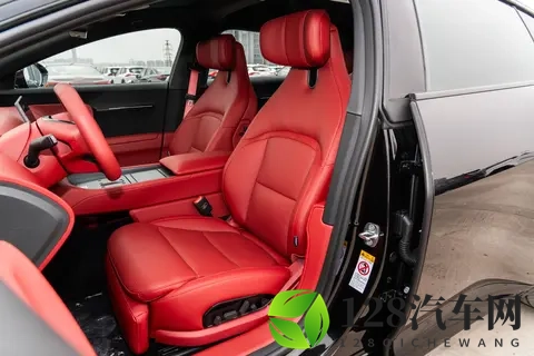 中大型纯电轿车怎么选?2026款阿维塔12全面测评,值得买吗?-3