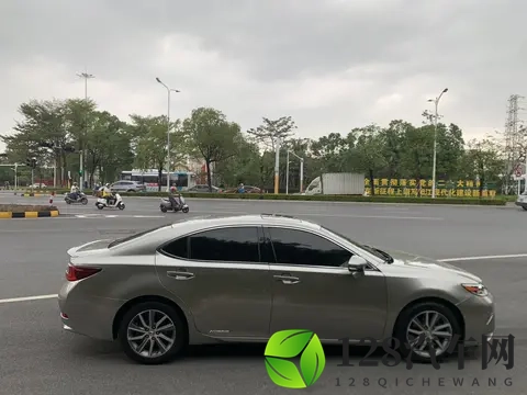 1198万，享雷克萨斯ES混动，舒适节能之选-2