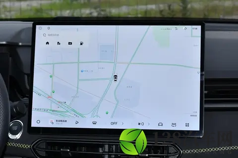 从赛道到日常：第三代领克 03 让紧凑燃油车告别 “平庸”-1