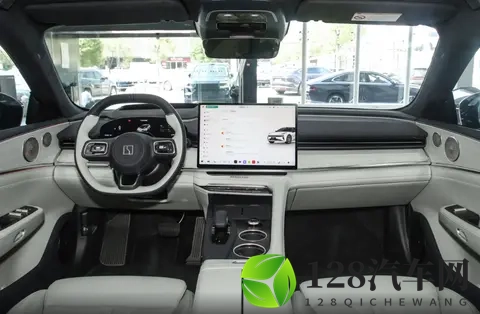 26款ZEEKR 001：在熟悉与新鲜之间，寻找属于自己的节奏-1