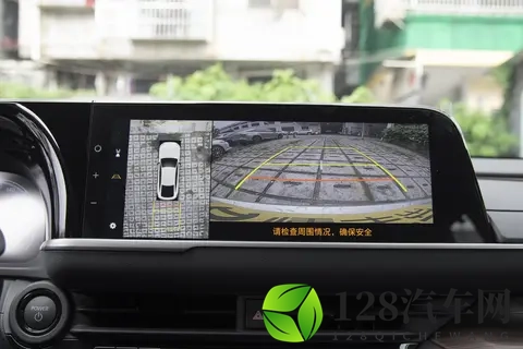 《当一台车开始思考：写在深蓝 L06 上市之后》-1