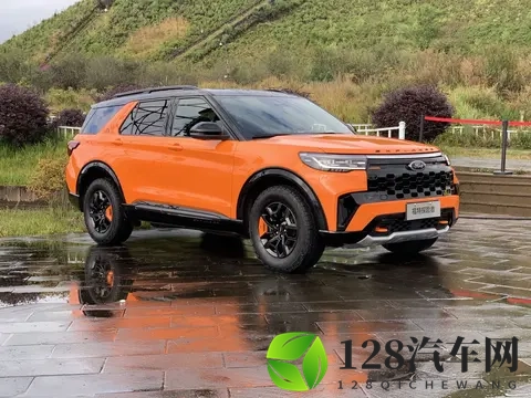 全新福特探险者昆仑穿越版上市，出厂即改装，圆城市佬的越野梦-1