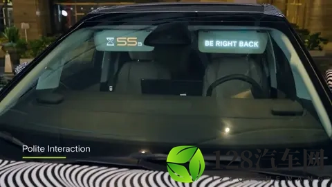 小鹏汽车发布量产机器人出租车计划 明年启动试运营-1