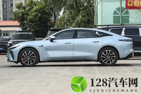 11月买车福利来了！看完2025款星纪元ES，发现是真的香-1