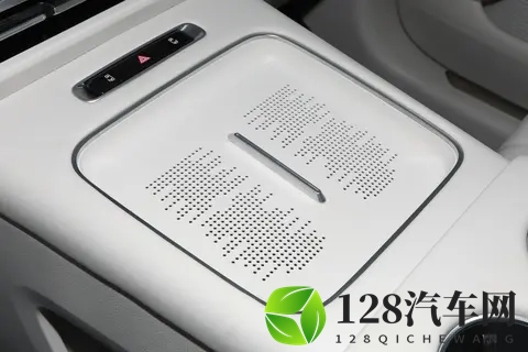 带娃出行还得看它！试驾26款岚图梦想家乾崑Ultra-3