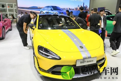 小米SU7街头起火，新能源汽车安全引深思-3