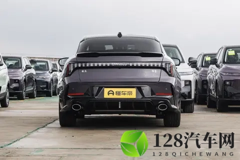 10万级家轿市场迎来“破局者”？体验领克03 2026款15TD DCT Plus-1