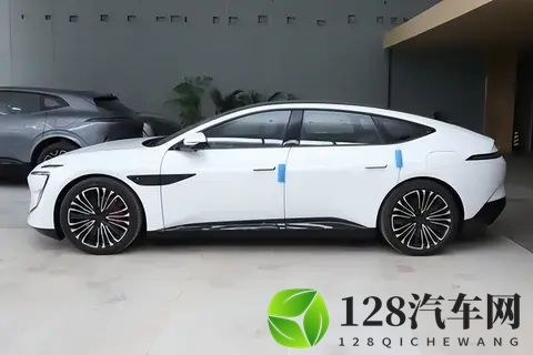 全系标配四激光雷达，26款新车正式上市-2